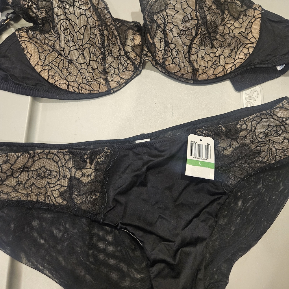 Wacoal Black Lace Bra and Panty Set